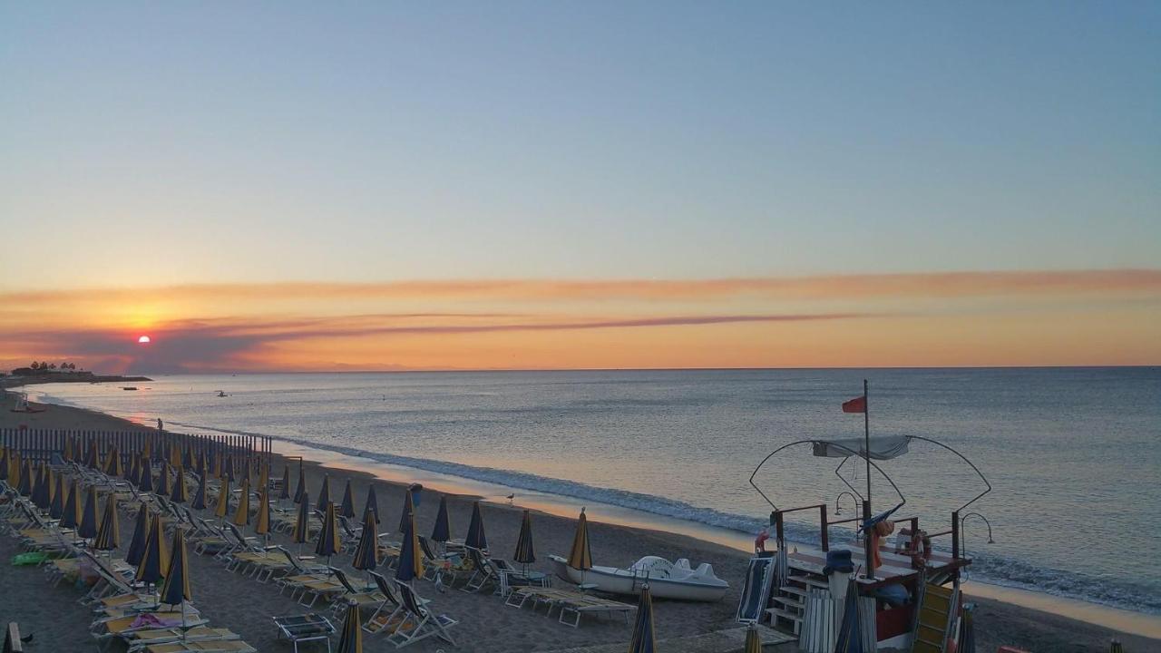 Don Pedro Beach House Савона Екстериор снимка