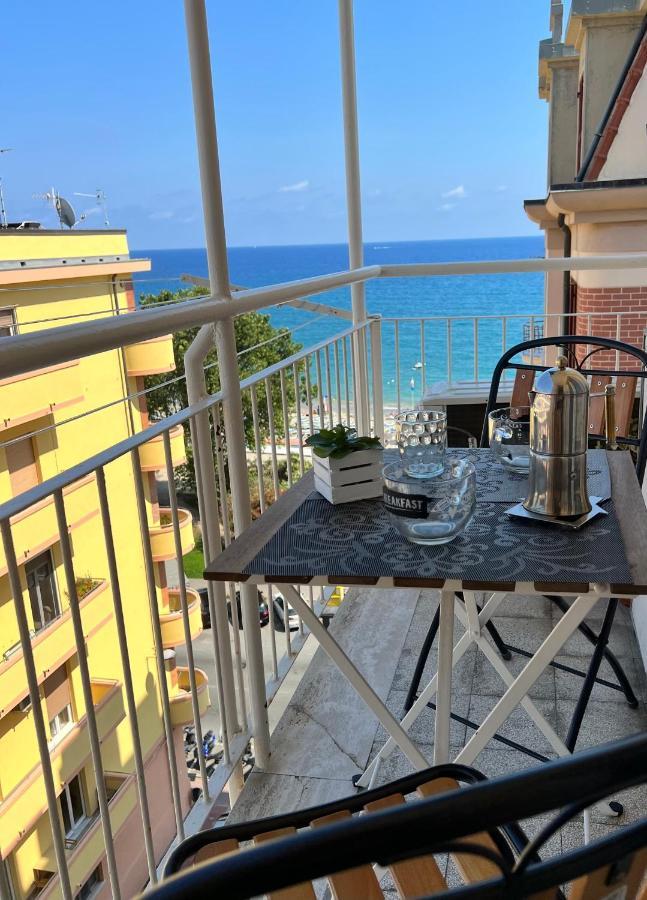 Don Pedro Beach House Савона Екстериор снимка